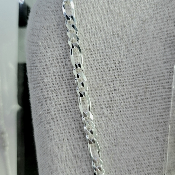 28" s.925 Sterling Silver Figaro chain - Picture 2 of 2
